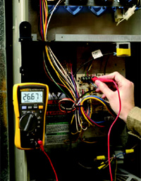 檢查 24 V 交流電源電壓。